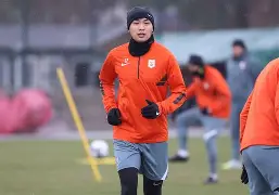 2025英雄联盟赛事直播- 塔克签约尼克斯首秀视频 